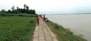 পাবনার যমুনা পাড়ে কংক্রিটের পথ এখন ভ্রমণপিপাসুদের আকর্ষণ