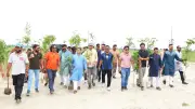 প্রথম আলো বন্ধুসভার বৃক্ষরোপণ: রূপগঞ্জে দুই হাজার চারা রোপণ
