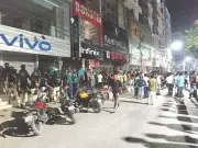 রাজশাহীতে স্বেচ্ছাসেবক দল নেতার ‘ডেরা’ থেকে গুলিবিদ্ধ যুবক উদ্ধার, পুলিশ ঘেরাও করলেও গ্রেপ্তার হয়নি মীর তারেক