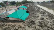 ডুমুরিয়ায় নদী খননের মাটি আশ্রয়ণ প্রকল্পের ঘরে, বসবাসের অনুপযোগী