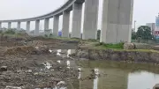 পদ্মা রেলসেতুর পিলারের নিচ থেকে মাটি কাটা, প্রশাসনের নজরদারি