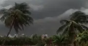 ছয় অঞ্চলে ঝড়ো হাওয়া ও বৃষ্টির পূর্বাভাস, নদীবন্দরে ১ নম্বর সতর্ক সংকেত