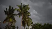 ঢাকাসহ ১৪ অঞ্চলে ঝড়-বৃষ্টির পূর্বাভাস, স্বর্ণের দাম কমেছে