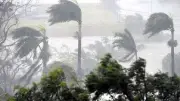 ১৬ অঞ্চলে ঝড়ের পূর্বাভাস, নদীবন্দরে সতর্কতা; উত্তরাঞ্চলে বন্যার শঙ্কা
