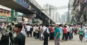 শান্তিনগরে হাবিবুল্লাহ বাহার কলেজের শিক্ষার্থীদের সড়ক অবরোধ