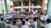 সুনামগঞ্জ মেডিকেলে হাসপাতাল চালুসহ ৬ দাবিতে শিক্ষার্থীদের ক্লাস বর্জন ও মানববন্ধন