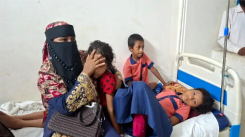 বাগেরহাটে স্কুল ফিডিংয়ের ডিম খেয়ে ১১ শিক্ষার্থী অসুস্থ