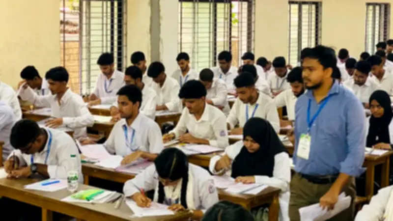 প্রথম দিনে এইচএসসিতে অনুপস্থিত ২৪ হাজার, বহিষ্কার ৭