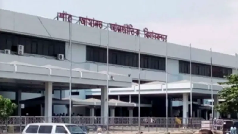 বৃষ্টিতে চট্টগ্রামে ৩ ফ্লাইট অবতরণে ব্যর্থ, পাহাড় ধসের শঙ্কা
