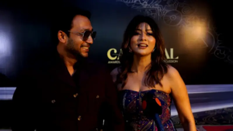 শিল্পী সমিতি নির্বাচনে পরিচালক পদে মনোনয়ন জমা দিলেন চিত্রনায়ক সাইমন সাদিক