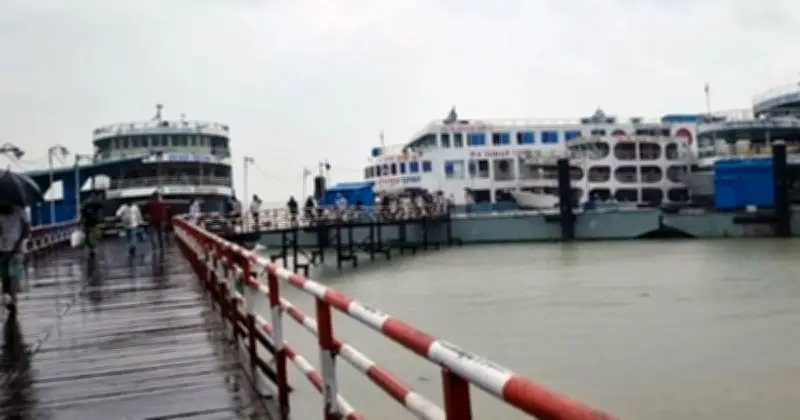 ভোলায় বৈরী আবহাওয়া, মেঘনা নদীর পানি বিপৎসীমার ওপর দিয়ে প্রবাহিত