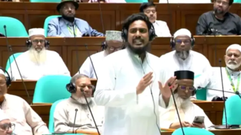 সাভারে হামলায় জড়িতদের বিরুদ্ধে সরকারের পদক্ষেপ জানতে চাইলেন আখতার