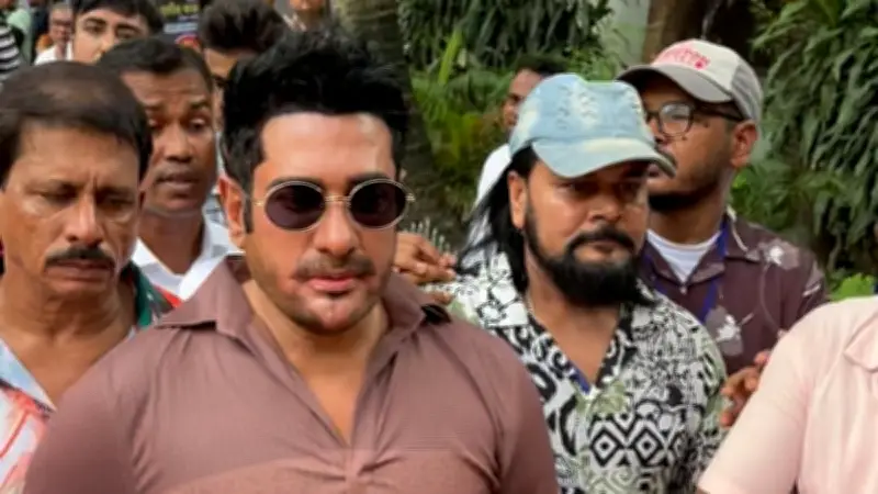 চলচ্চিত্র শিল্পী সমিতির নির্বাচনে ৮৪% ভোট পড়েছে, ভোট দিলেন অনন্ত জলিল-আলমগীর