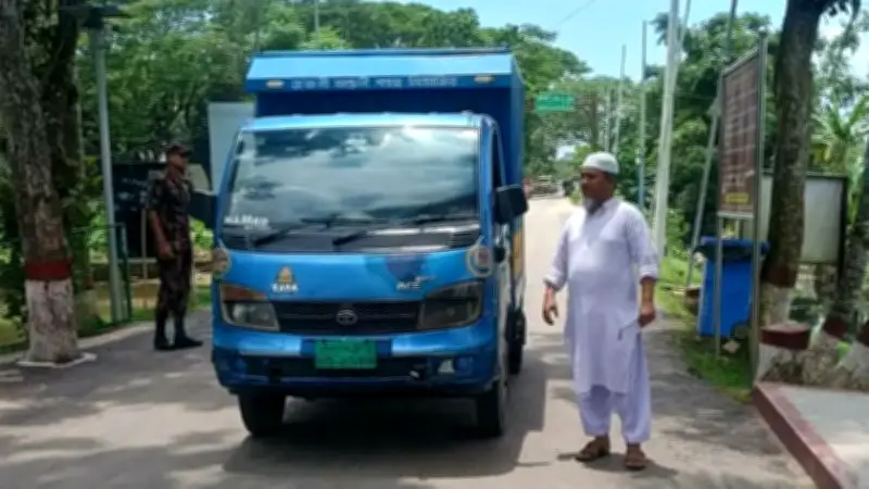 ত্রিপুরার মুখ্যমন্ত্রীর জন্য ৬০০ কেজি আম উপহার পাঠাল সরকার