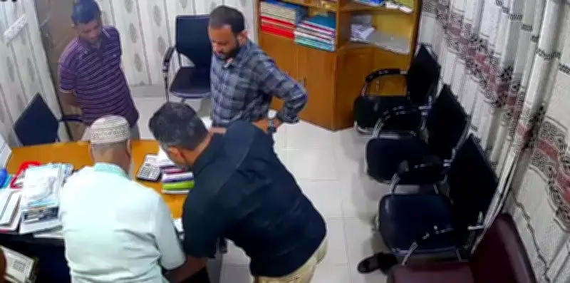 বরিশালে আবাসন কোম্পানির এমডিকে মারধর করে জোরপূর্বক সই আদায়ের অভিযোগ
