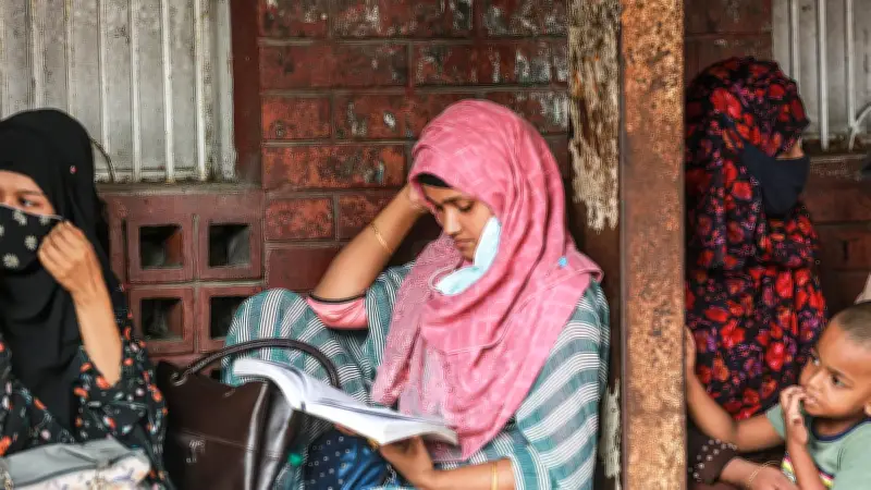 বিসিএসের ফাঁদে বন্দি তরুণ প্রজন্ম: সৃজনশীলতা হারানোর গল্প