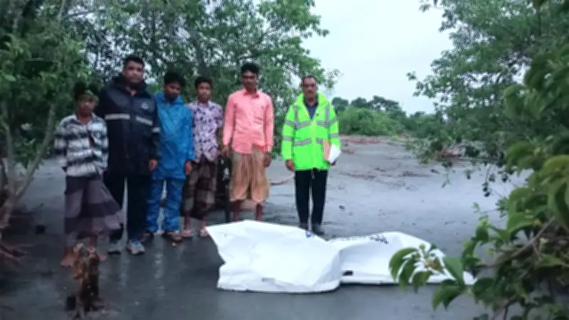 কুয়াকাটা সৈকতে ভেসে এলো অর্ধগলিত মরদেহ, সাজেকে পর্যটনকেন্দ্র বন্ধ