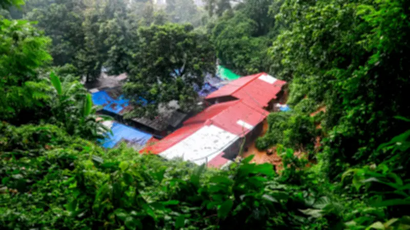 চট্টগ্রামে পাহাড়ধস ও জলাবদ্ধতায় নিহত ১, দুর্ভোগ চরমে