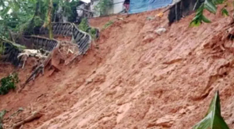 কক্সবাজারে ভূমিধসে মৃতের সংখ্যা বেড়ে ১১