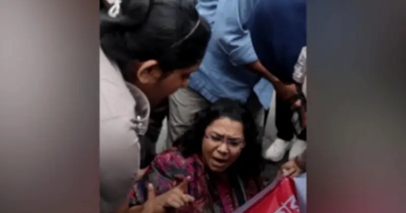 ঢাকা বাঁচাও’র সোহানি শিফা সচিবালয়ের সামনে ভাতের স্টল দিয়ে প্রতিবাদ, আটক