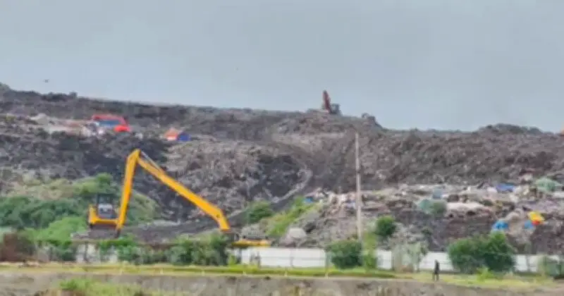 আমিনবাজারের ময়লা অপসারণে ৩০ দিনের সময় বেঁধে দিলেন ডিসি