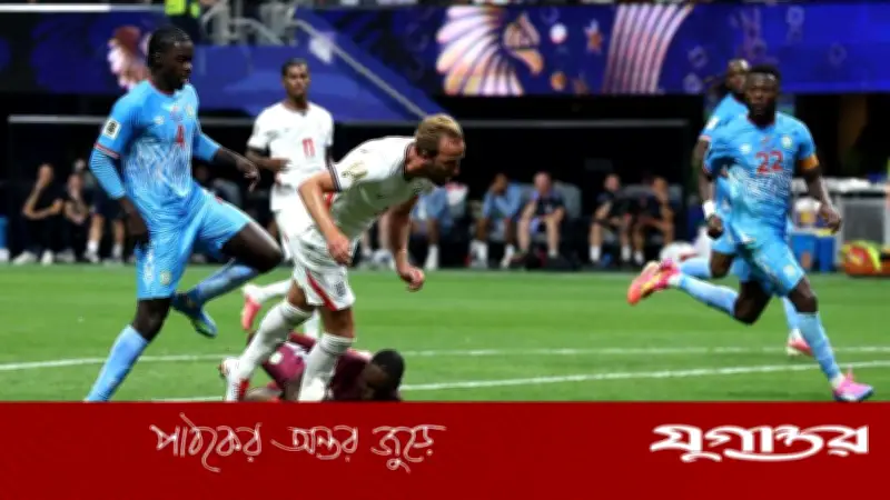 ইংল্যান্ডকে পেনাল্টি না দেওয়া কি ন্যায্য? রেফারির সিদ্ধান্তে বিতর্ক