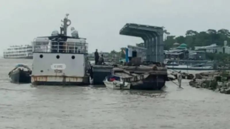 ভোলায় ৬ রুটে লঞ্চ চলাচল স্থগিত, বন্যায় ৫ জেলায় শঙ্কা