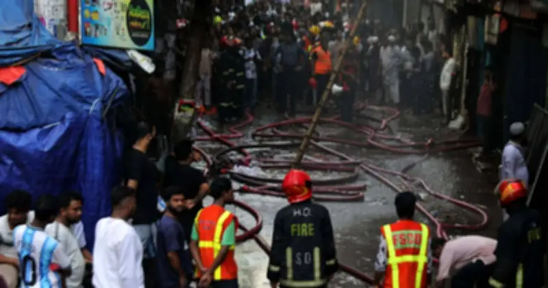 পুরান ঢাকার চকবাজারে হাজি আবুল বাশার মার্কেটে অগ্নিকাণ্ড, ৬ ইউনিটের ১ ঘণ্টা ৪৫ মিনিটের চেষ্টায় আগুন নিয়ন্ত্রণে