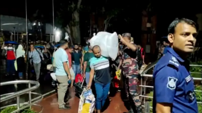 ঢাকায় ফের ভয়াবহ অগ্নিকাণ্ড, পুড়ে গেছে শতাধিক দোকান