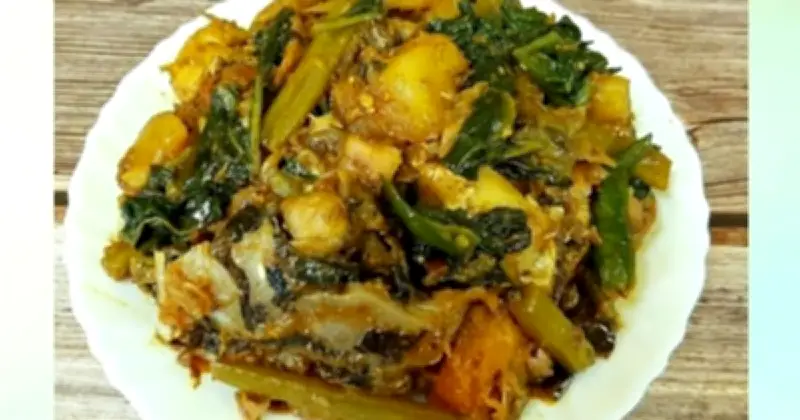 মাছের মাথার শাক চচ্চড়ি রেসিপি: ঐতিহ্যবাহী পুষ্টিকর পদ