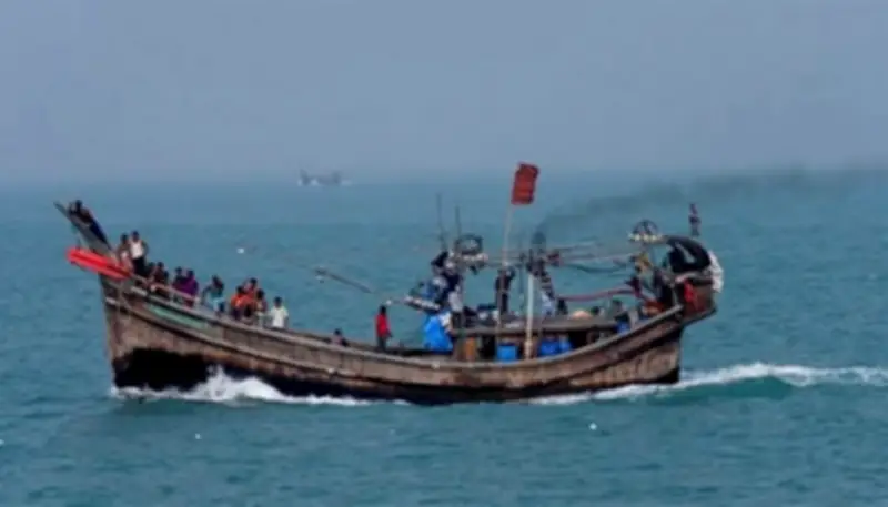 পিরোজপুরে ট্রলার থেকে পড়ে জেলে নিখোঁজ