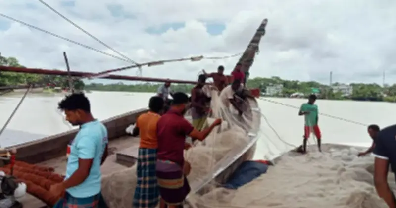 পিরোজপুরে জেলেপুরুষ নিখোঁজ, বালেশ্বর নদীতে তল্লাশি চলছে