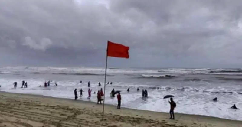 চার সমুদ্রবন্দরে ৩ নম্বর সতর্কসংকেত