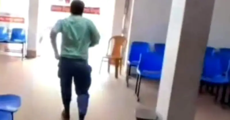 অফিস ফাঁকি দিয়ে প্রাইভেট হাসপাতালে রোগী দেখার অভিযোগ চিকিৎসকের বিরুদ্ধে