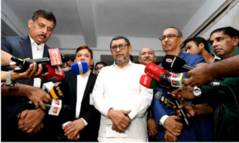 জ্বর কমলেও ডেঙ্গু রোগীকে ছাড়পত্র না দেওয়ার নির্দেশ স্বাস্থ্যমন্ত্রীর