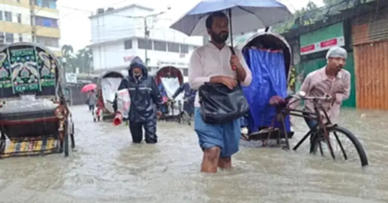 চট্টগ্রামে টানা ভারী বর্ষণে জলাবদ্ধতা, শিক্ষাপ্রতিষ্ঠানে ছুটি