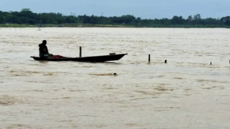 ভারী বৃষ্টিতে ৫ জেলায় বন্যার শঙ্কা, নরওয়ের জয়ের নায়ক গোলরক্ষক নাইল্যান্ড