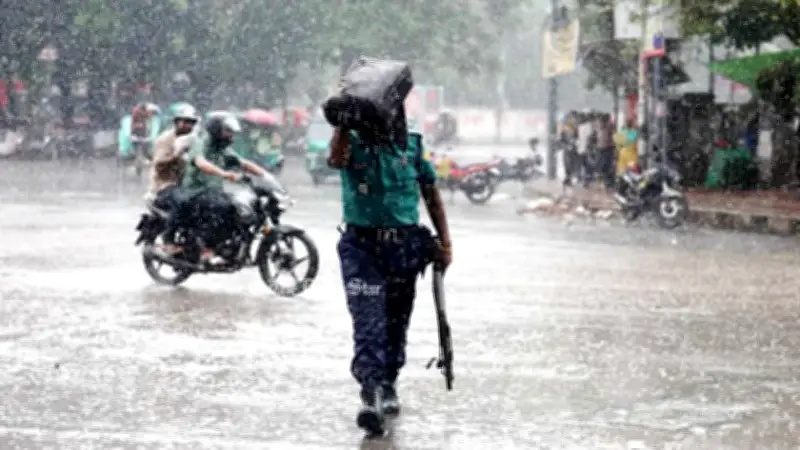 ৬ বিভাগে ভারী বর্ষণ, পাহাড়ধসের শঙ্কা; কার্বন নিঃসরণ কমাতে প্রধানমন্ত্রীর নির্দেশ