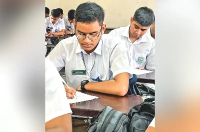 এইচএসসি ইংরেজি ১ম পত্র: উত্তর লেখার কৌশল ও পূর্ণাঙ্গ নির্দেশিকা