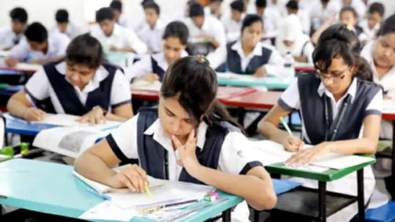 এইচএসসি পরীক্ষায় ৩৬ শতাংশ শিক্ষার্থী অংশ নিচ্ছে না, যা অস্বাভাবিক বেশি