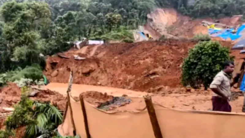 কেরেলায় ভয়াবহ ভূমিধসে নিহত ৫, সাজেক বন্ধ, থানচি থেকে পর্যটক উদ্ধার