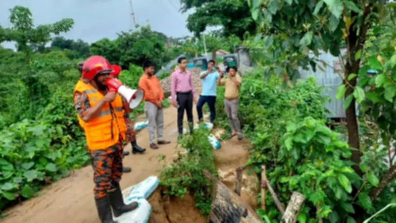 পাহাড়ধসের শঙ্কায় কক্সবাজারে মাইকিং, ঝুঁকিপূর্ণ এলাকা ছাড়ার নির্দেশ