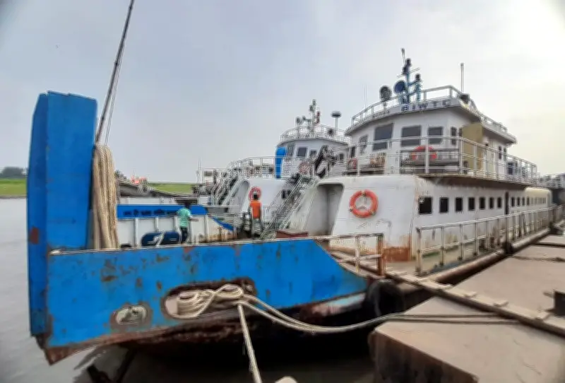 নিম্নচাপে হাতিয়ার সঙ্গে নৌযোগাযোগ বন্ধ, ৩ নম্বর সতর্কতা