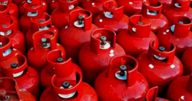 এলপিজি সিলিন্ডারের দাম ৩৫৭ টাকা কমালো বিইআরসি