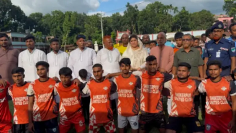 গণমাধ্যমের আয়না নিখুঁত না হলে রাষ্ট্র ও সমাজে ভুল প্রতিবিম্ব তৈরি হয়: ঝিকরগাছায় ১৬ দলীয় ফুটবল টুর্নামেন্ট উদ্বোধন