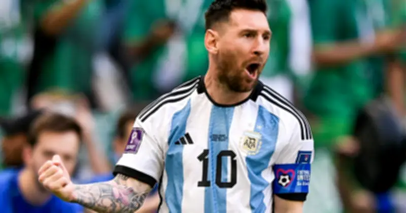 মাঠে ফাউল, শেষে মেসির জার্সি নিতে ভক্ত প্রতিপক্ষ