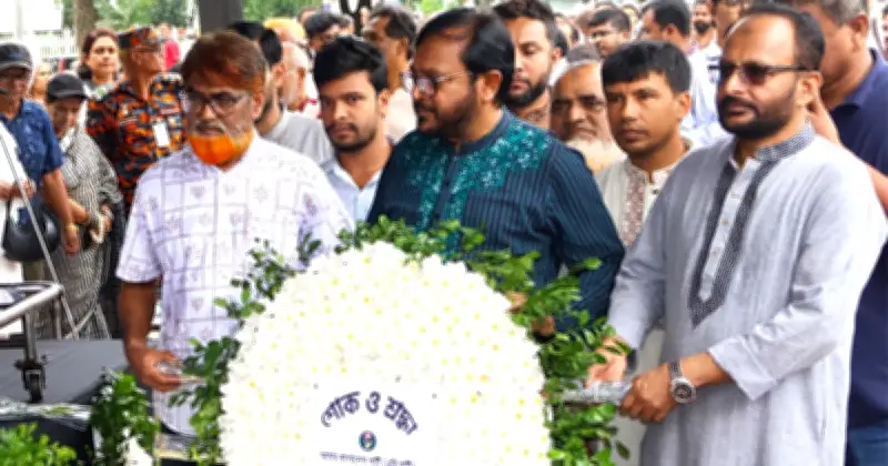 মজিবুর রহমান মঞ্জুর মতে ফজলুল হক ছিলেন মধ্যপন্থার পথপ্রদর্শক
