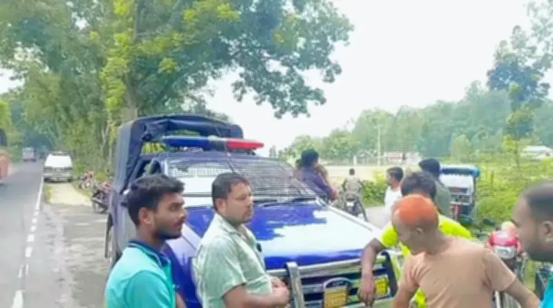 দিনাজপুরে সড়ক দুর্ঘটনায় মা-ছেলের মৃত্যু, পিকআপ ভ্যানের ধাক্কায় মোটরসাইকেল আরোহী নিহত