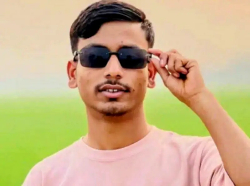 মনোহরদীতে ফ্লাইওভার থেকে ছিটকে মোটরসাইকেল আরোহী তরুণ নিহত
