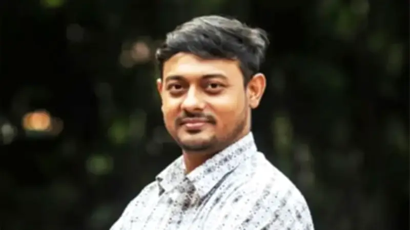 পাটোয়ারী ইরানে খামেনেয়ীর জানাজায় যোগ দিতে যাচ্ছেন